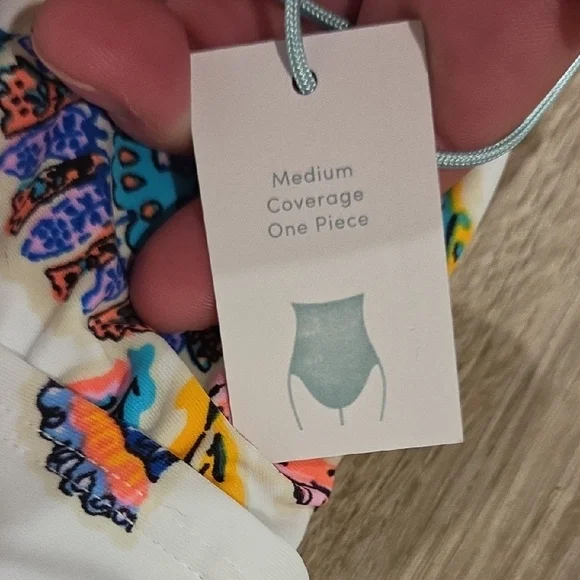 Kona Sol White Floral One Piece Swimsuit Size Medium NWT - Picture 3 of 4